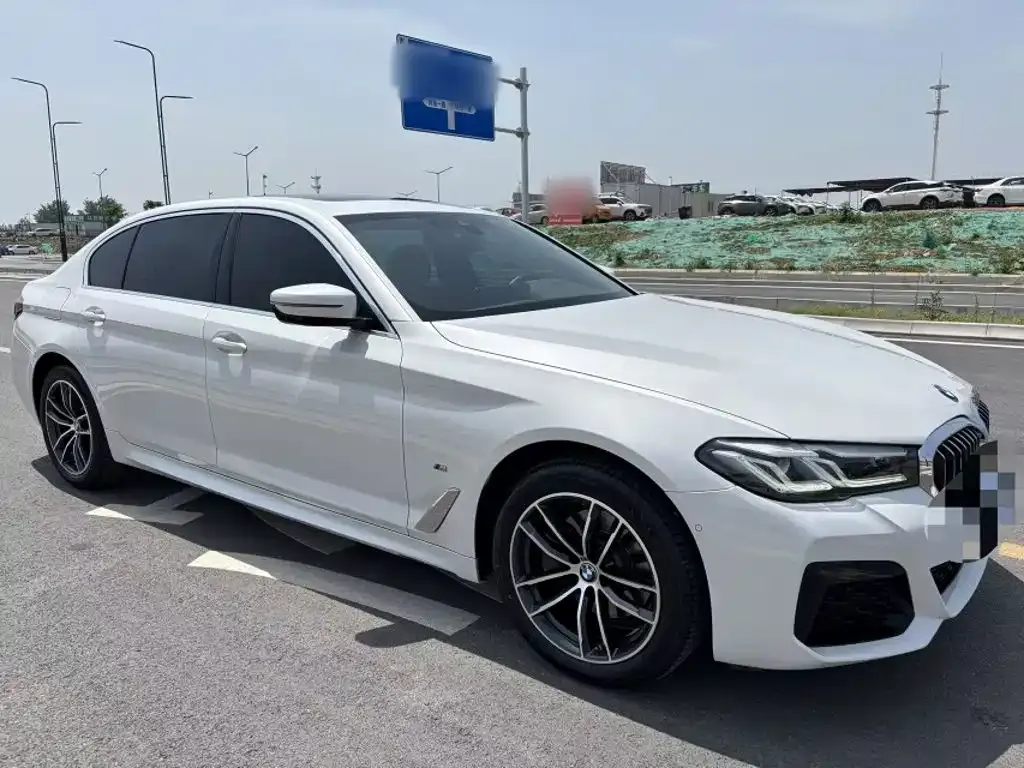 BMW 5 Series Model Second Facelift 525Li M Sport Package 2023 — фото 4
