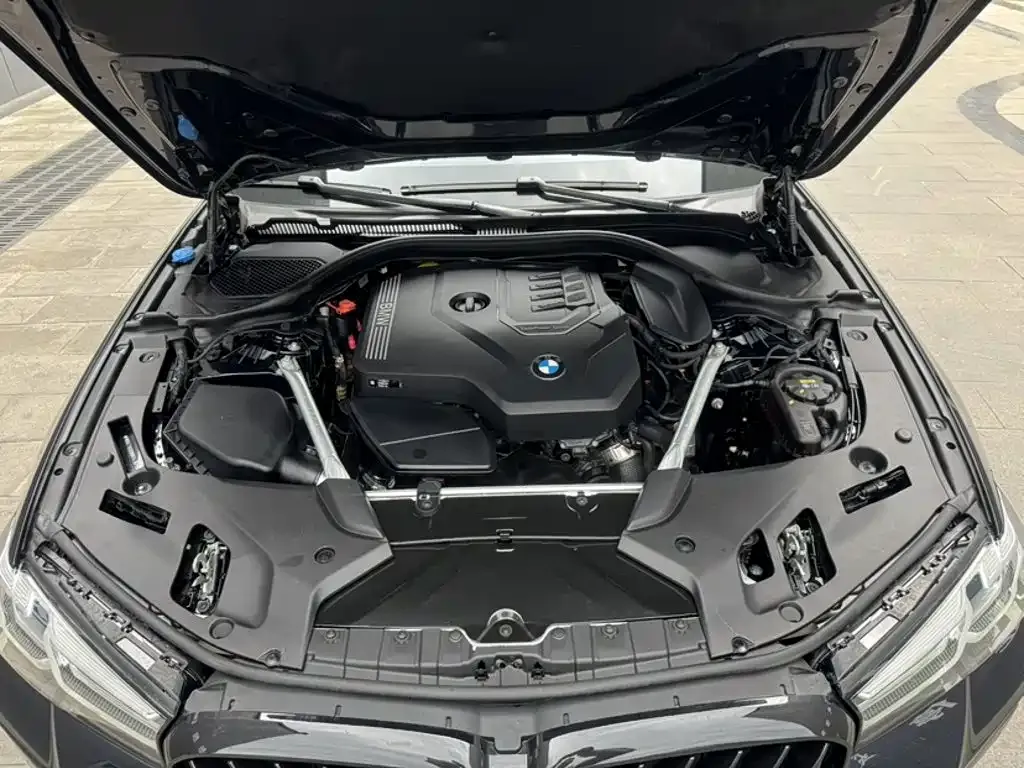 BMW 5 Series (Import) 525i M Sport Package 2022 — фото 19