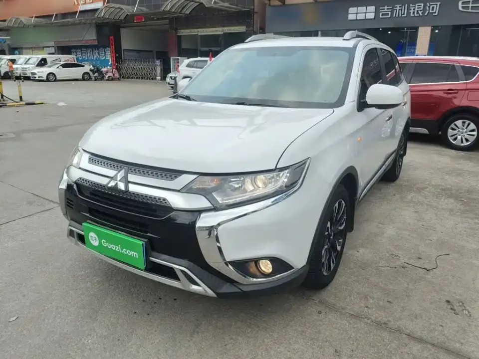 Mitsubishi Outlander 2.0L 2WD Comfort 5-seater 2021