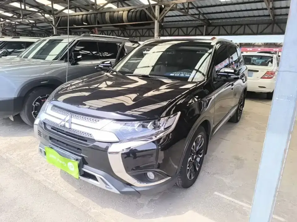 Mitsubishi Outlander 2.4L 4WD Luxury 5-seater 2021