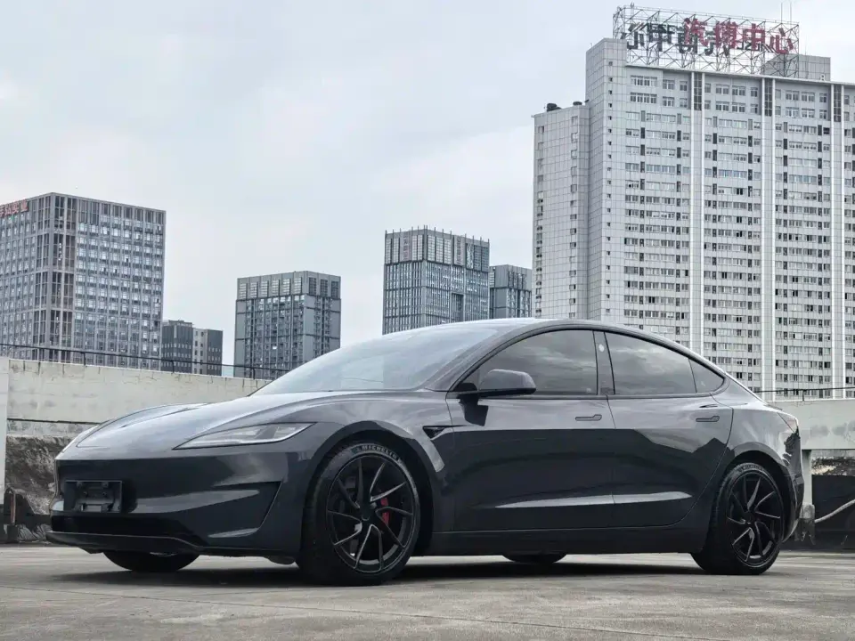 Tesla Model 3 High-Performance All-Wheel Drive Edition 2024