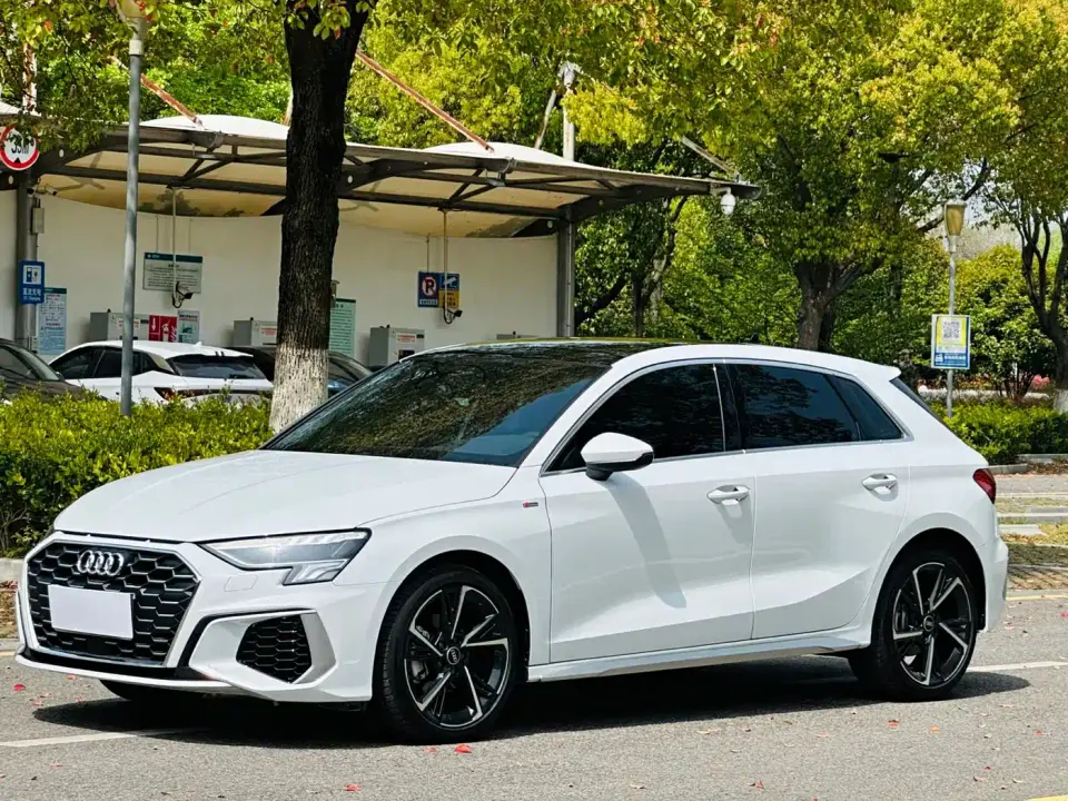 Audi A3 Model Sportback 35 TFSI Fashion Sport 2024