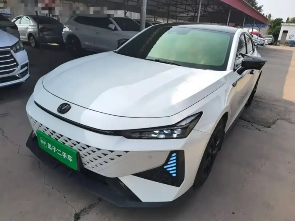 Changan UNI-V 1.5T Deluxe 2024