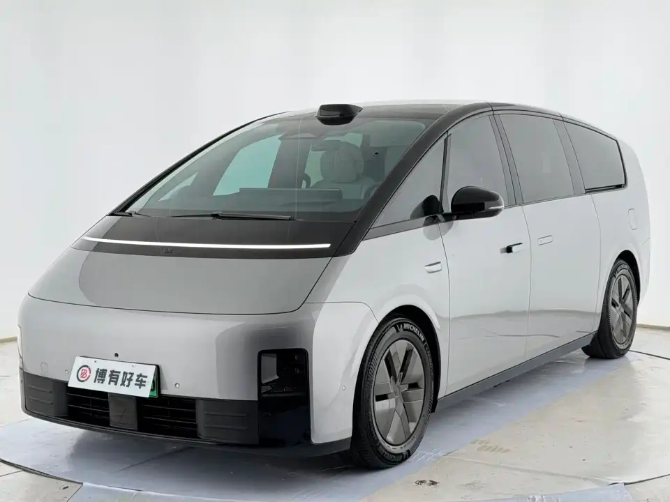 Li Auto MEGA Ultra 2024