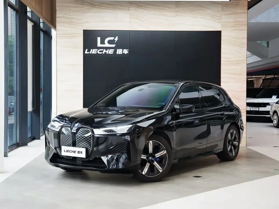 BMW iX Facelift xDrive40 2024