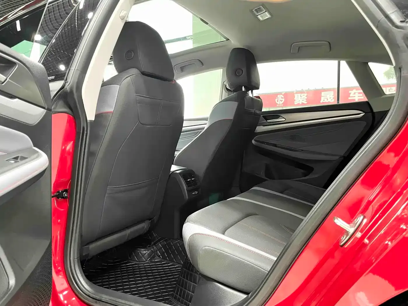 Volkswagen Lamando Lamando L 280TSI DSG Cool Edition 2022 — фото 10