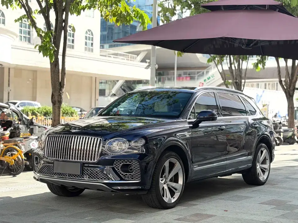 Bentley Bentayga 4.0T V8 Long Wheelbase Elegance Edition 2023