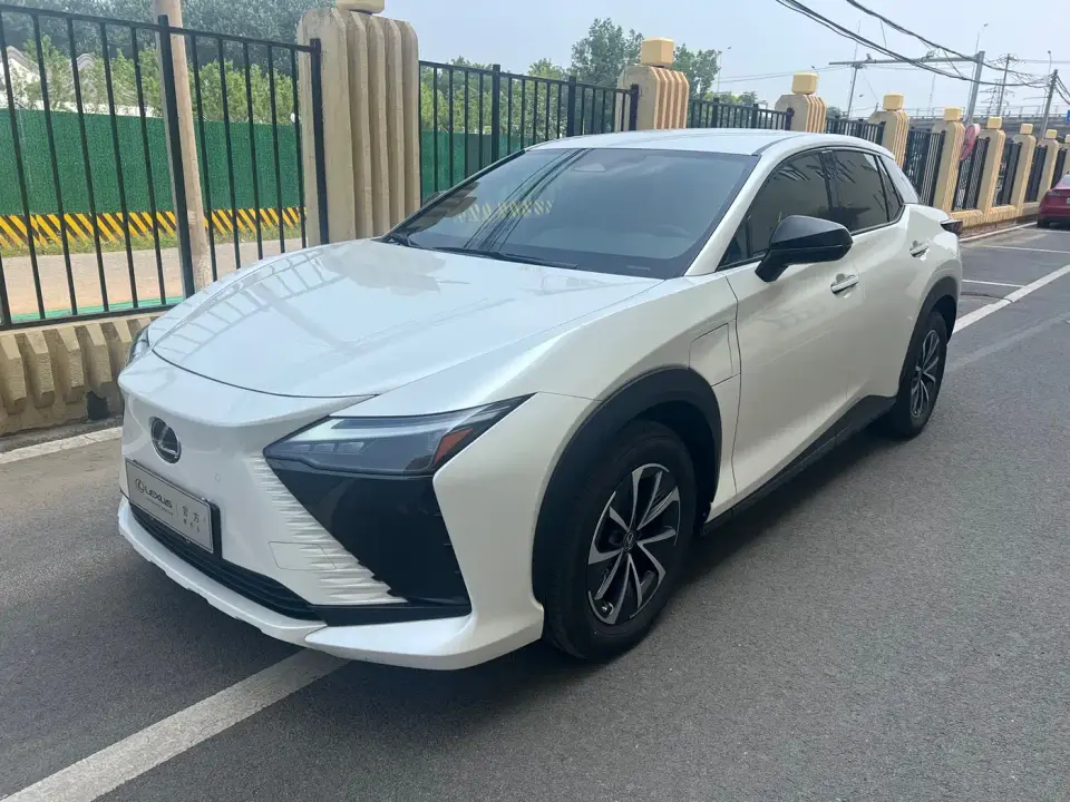 Lexus RZ 450e 4WD Expedition Edition 2023