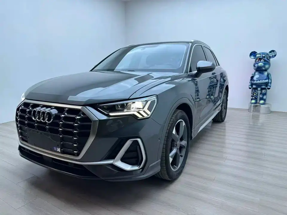 Audi Q3 35 TFSI Fashion Dynamic (1.4T) 2023
