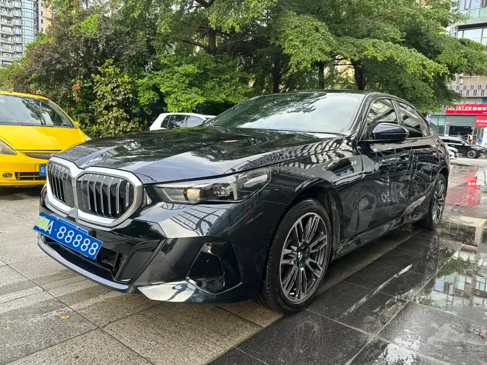 BMW 5 Series (Import) Model 525i M Sport Package 2025