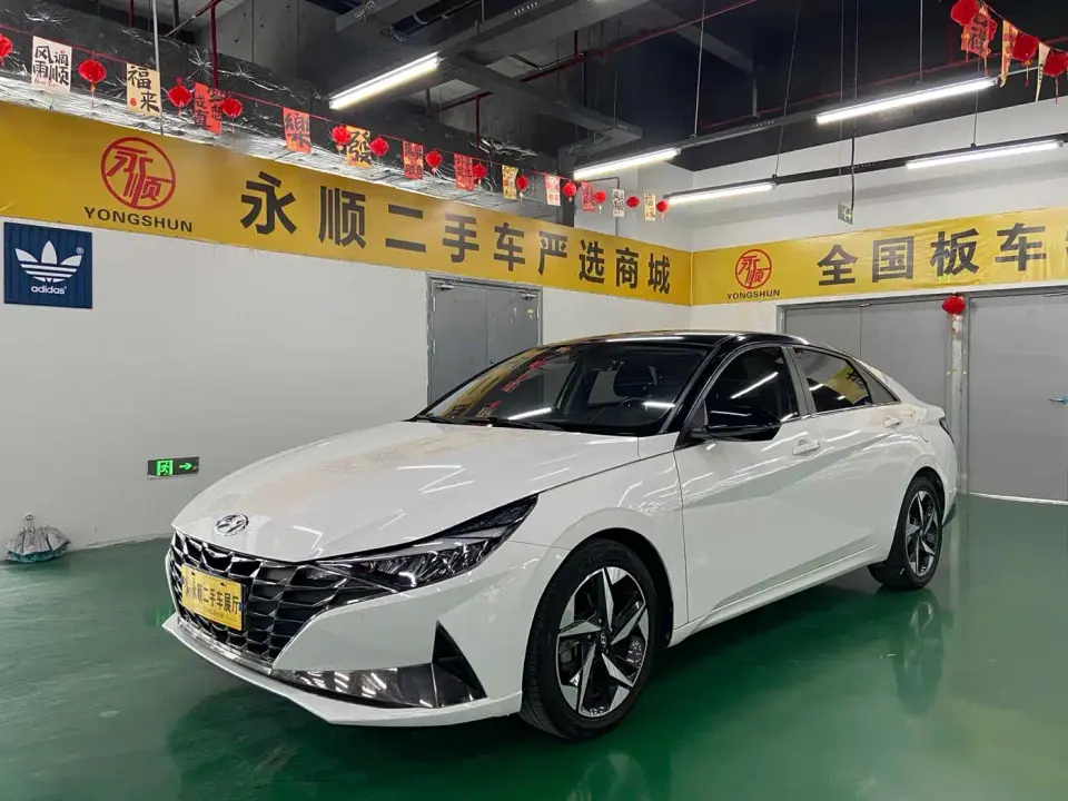 Hyundai Elantra 1.5L CVT LUX Premium Edition 2021