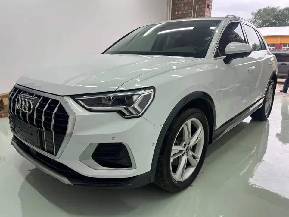 Audi Q3 35 TFSI Fashion Elegance (1.4T) 2022