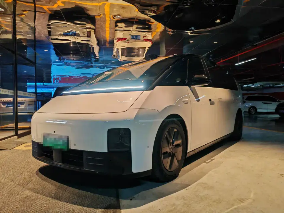 Li Auto MEGA Ultra Smart Renewal Edition 2025