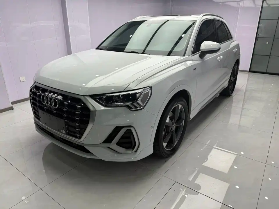 Audi Q3 35 TFSI Fashion Dynamic (1.4T) 2023