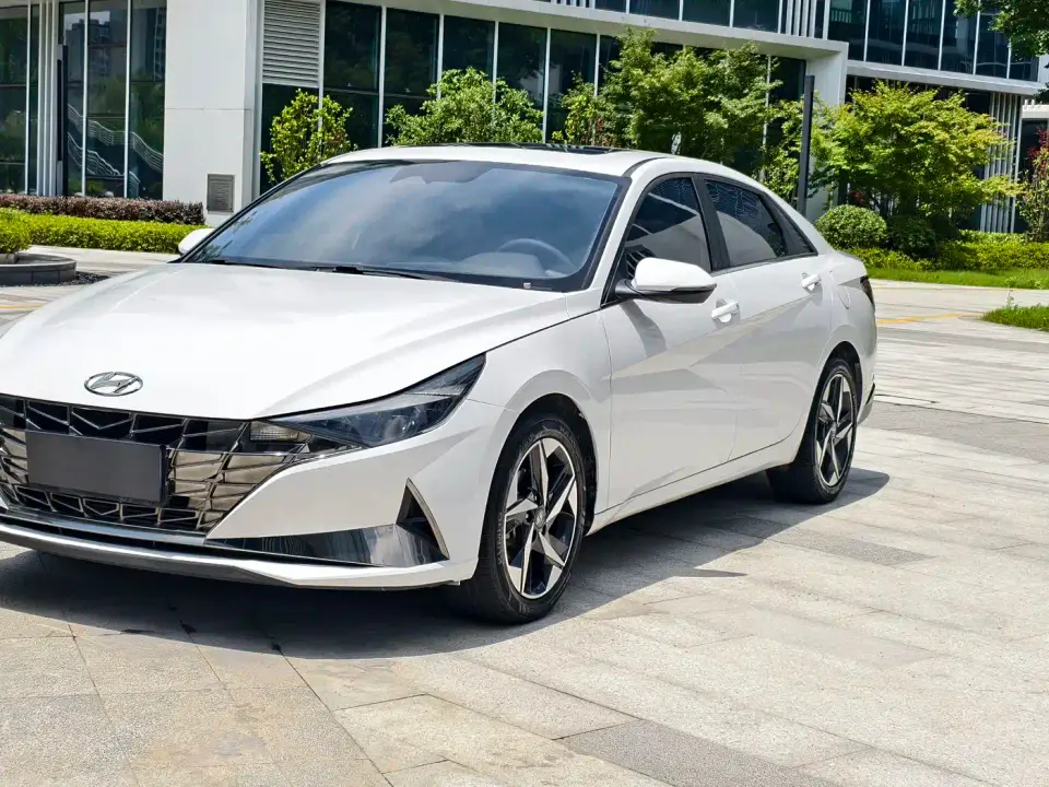 Hyundai Elantra 240TGDi DCT LUX Premium Edition 2021