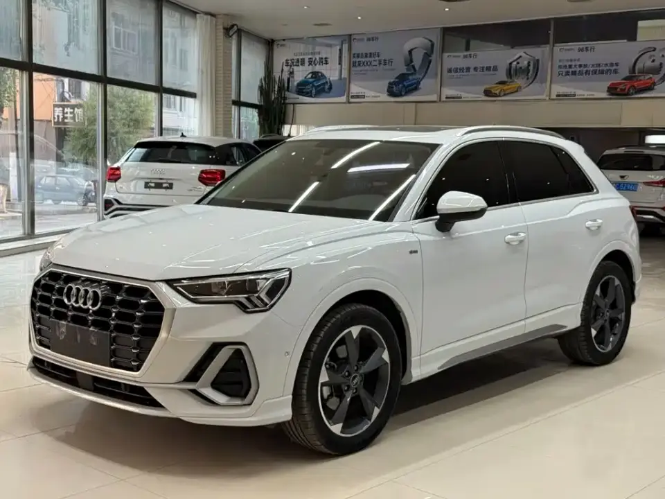 Audi Q3 35 TFSI Fashion Dynamic (1.4T) 2023