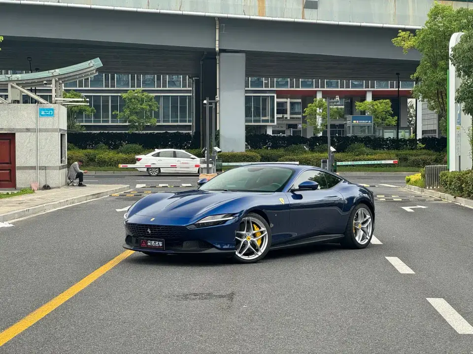 Ferrari Roma 3.9T V8 2022