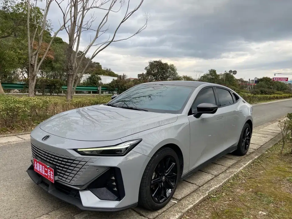 Changan UNI-V 1.5T Luxury Edition 2023