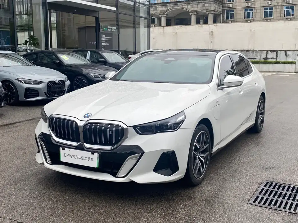 BMW i5 eDrive 35L Premium Model M Sport Package 2024
