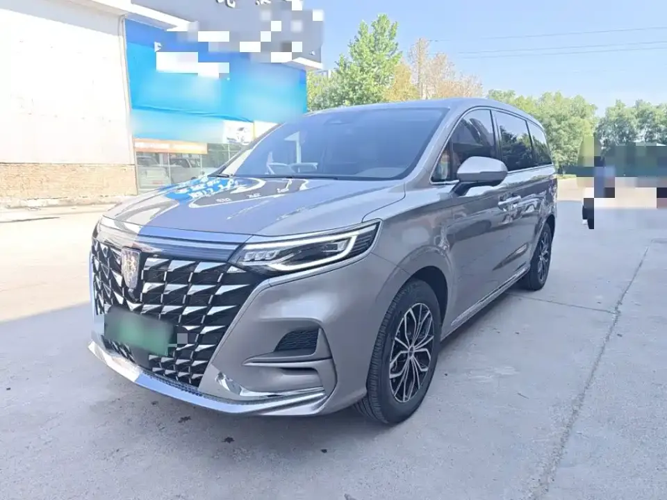 Roewe iMAX8 EV 1.5T DMH Land Luxury Edition 2024