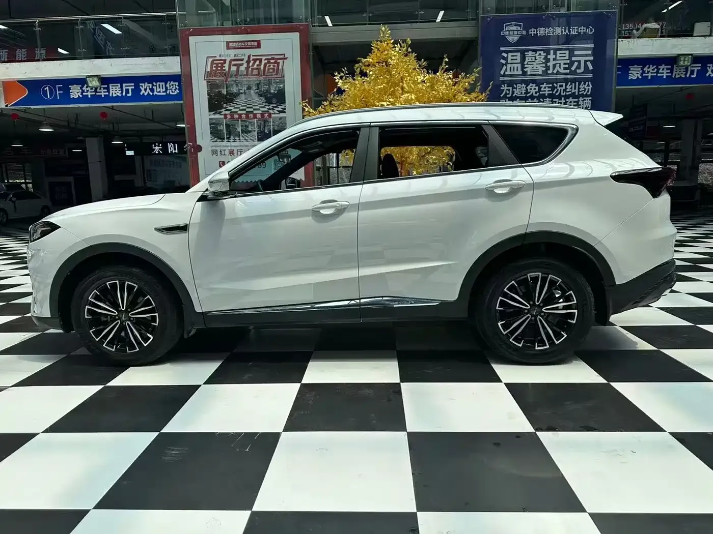 Jetour X70 PLUS 1.5T CVT Exclusive 5-seater 2023 — фото 6