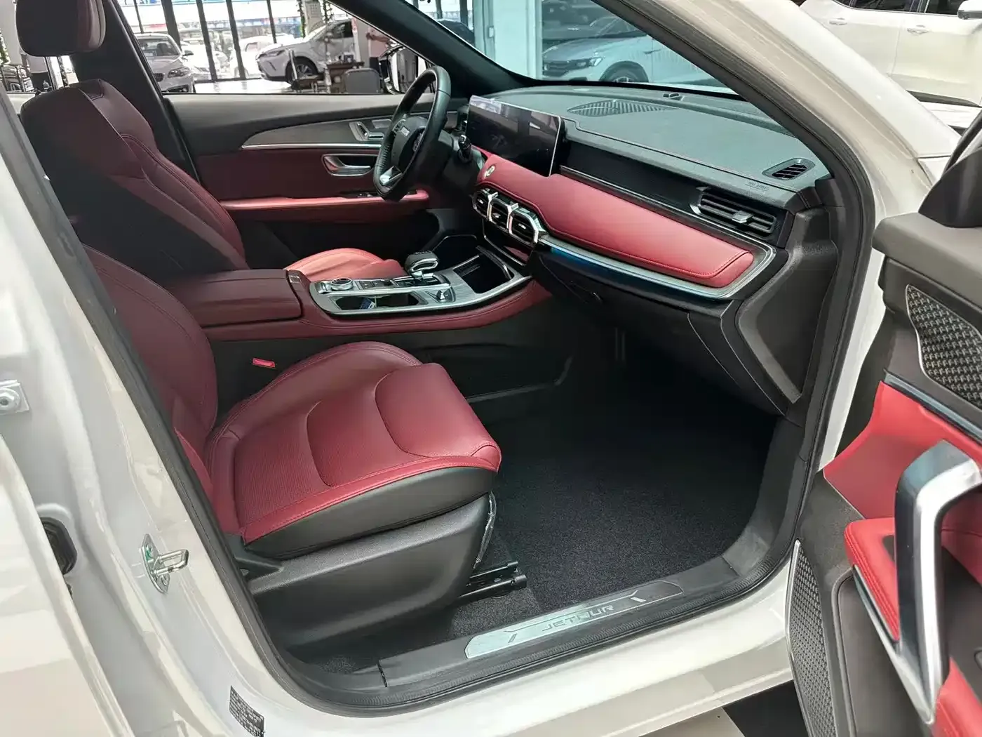 Jetour X70 PLUS 1.5T CVT Exclusive 5-seater 2023 — фото 20