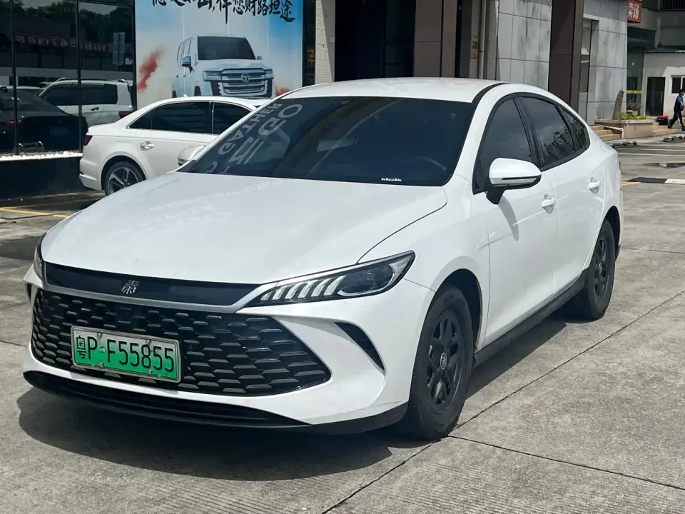 BYD Qin PLUS Glory Edition DM-i 55KM Leading 2025