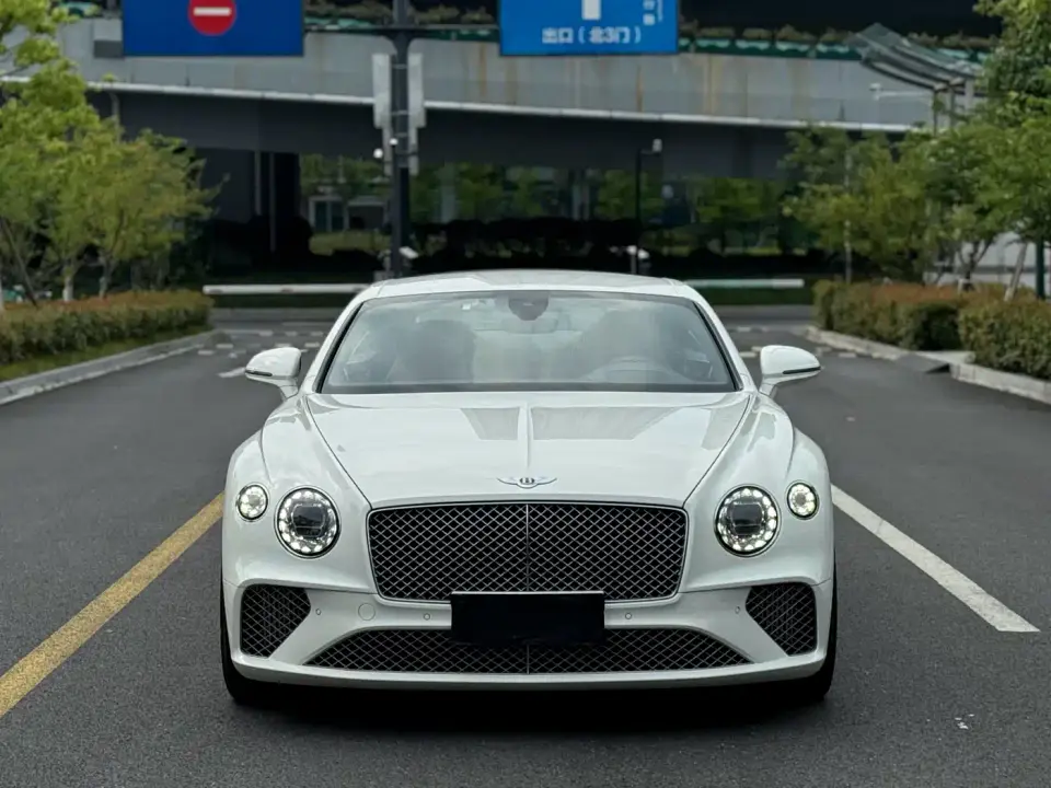 Bentley Continental 4.0T GT V8 2021