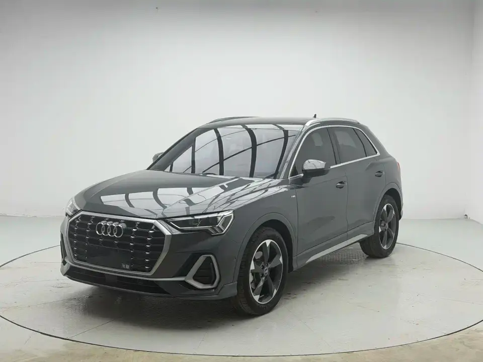 Audi Q3 35 TFSI Fashion Dynamic (1.4T) 2023