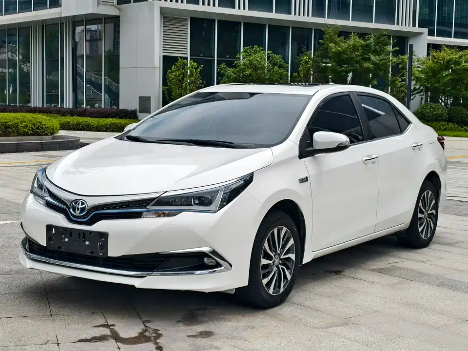 Toyota Corolla Twin Engine E+ 1.8L E-CVT Leading Edition 2020