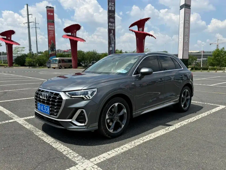 Audi Q3 35 TFSI Fashion Dynamic (1.4T) 2023