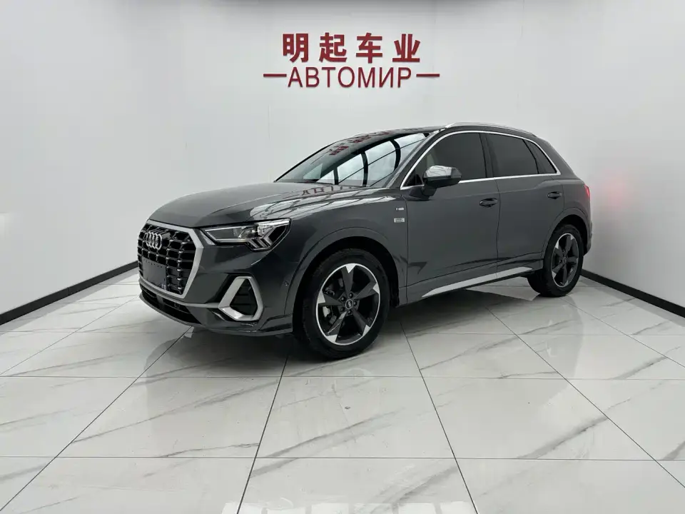 Audi Q3 35 TFSI Fashion Dynamic (1.4T) 2022