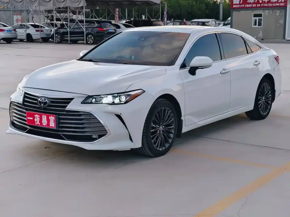 Toyota Avalon 2.0L XLE Premium Edition (China VI) 2020