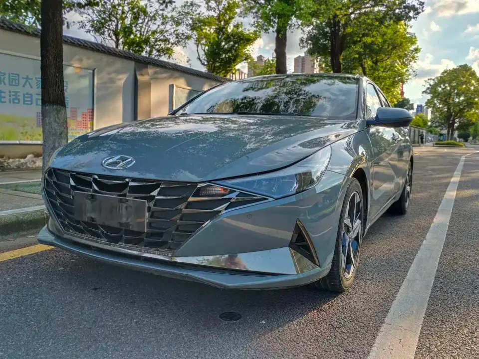 Hyundai Elantra 1.5L CVT LUX Premium Edition 2021