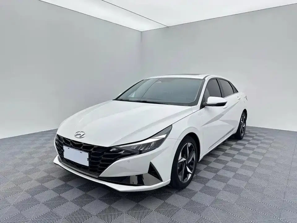 Hyundai Elantra 1.5L CVT LUX Premium Edition 2023