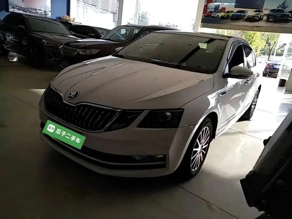 Skoda Octavia TSI230 DSG Luxury Edition 2019