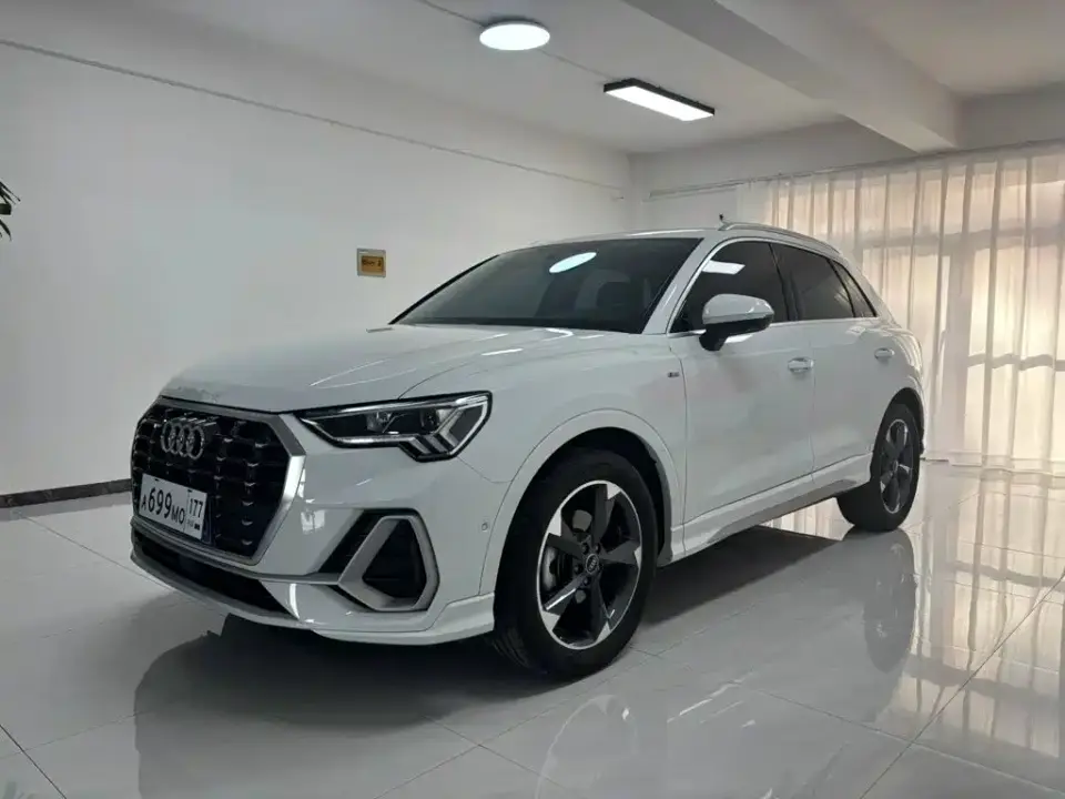 Audi Q3 35 TFSI Fashion Dynamic (1.4T) 2023