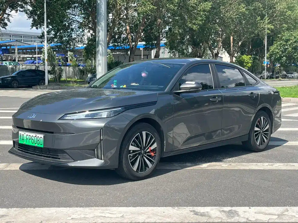 Changan Qiyuan A05 Deluxe Edition 70 Surpass 2025