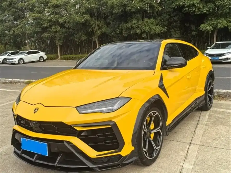 Lamborghini Urus 4.0T V8 2022