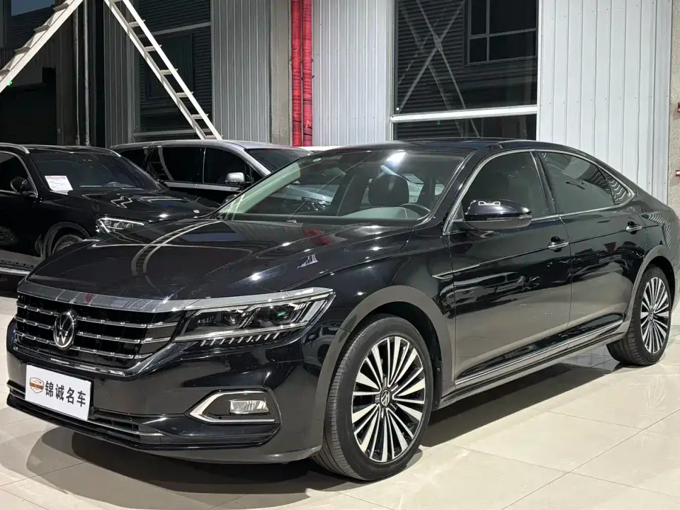 Volkswagen Passat Model 330TSI Luxury Edition 2021