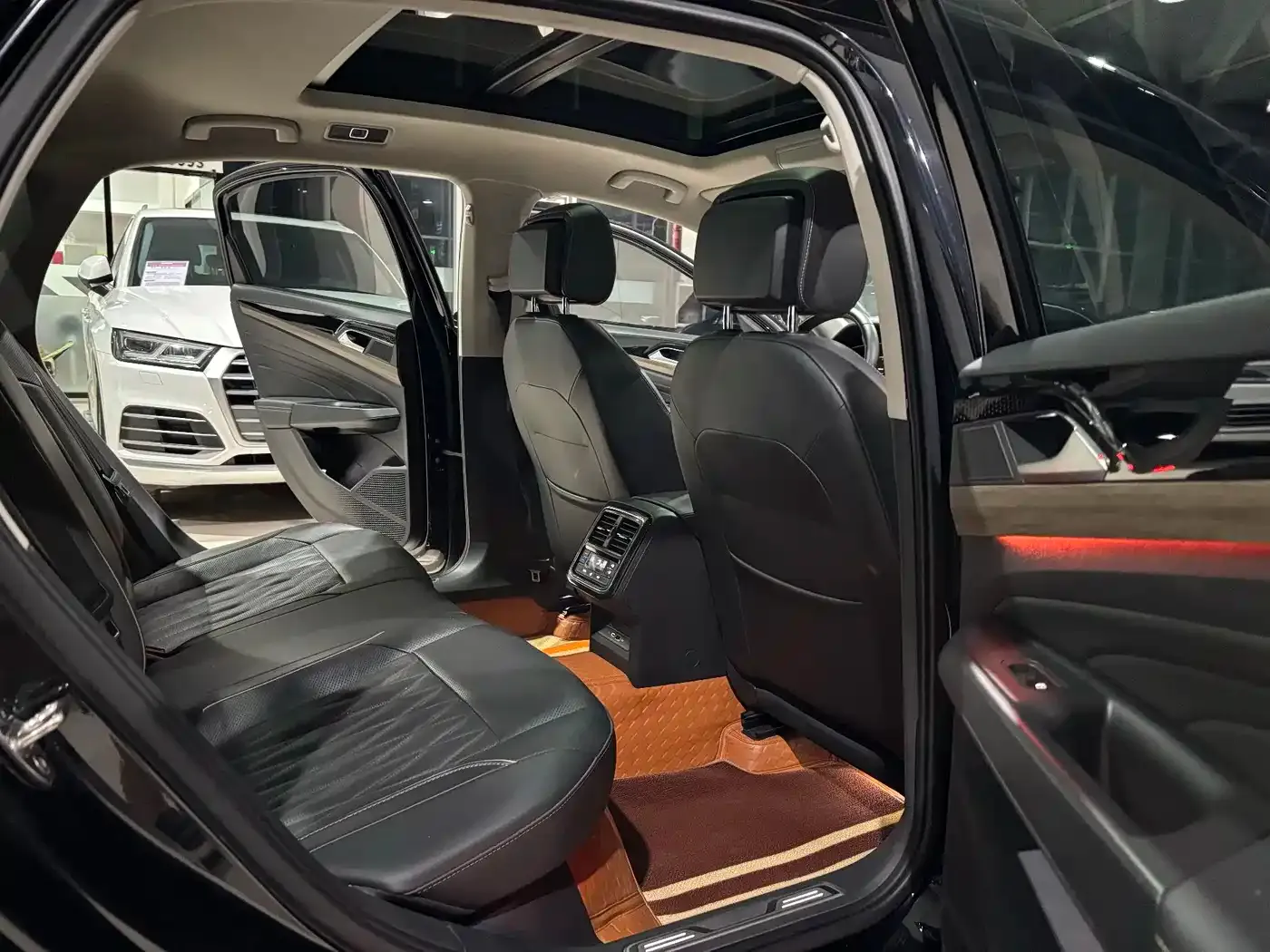 Volkswagen Passat Model 330TSI Luxury Edition 2021 — фото 9