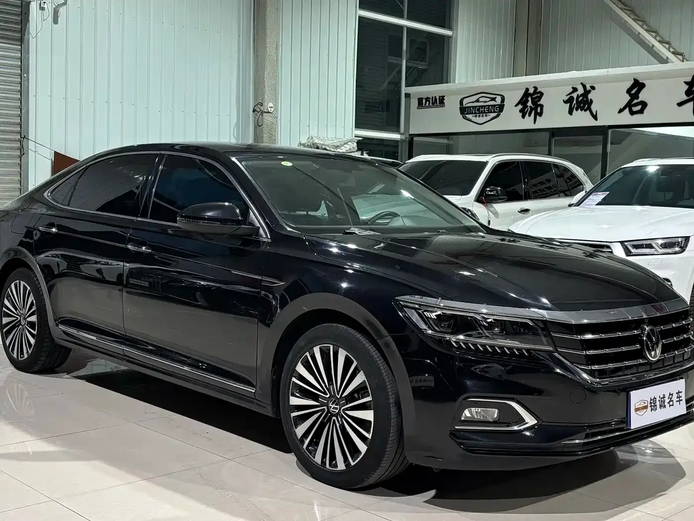 Volkswagen Passat Model 330TSI Luxury Edition 2021 — фото 3