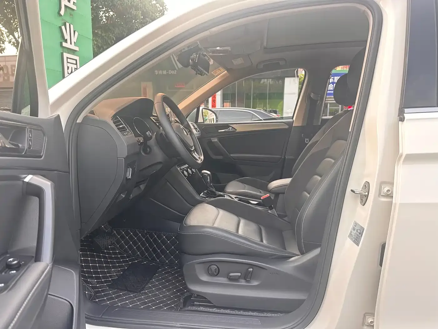 Volkswagen Tiguan L 330TSI Automatic 2WD Smart 2021 — фото 6