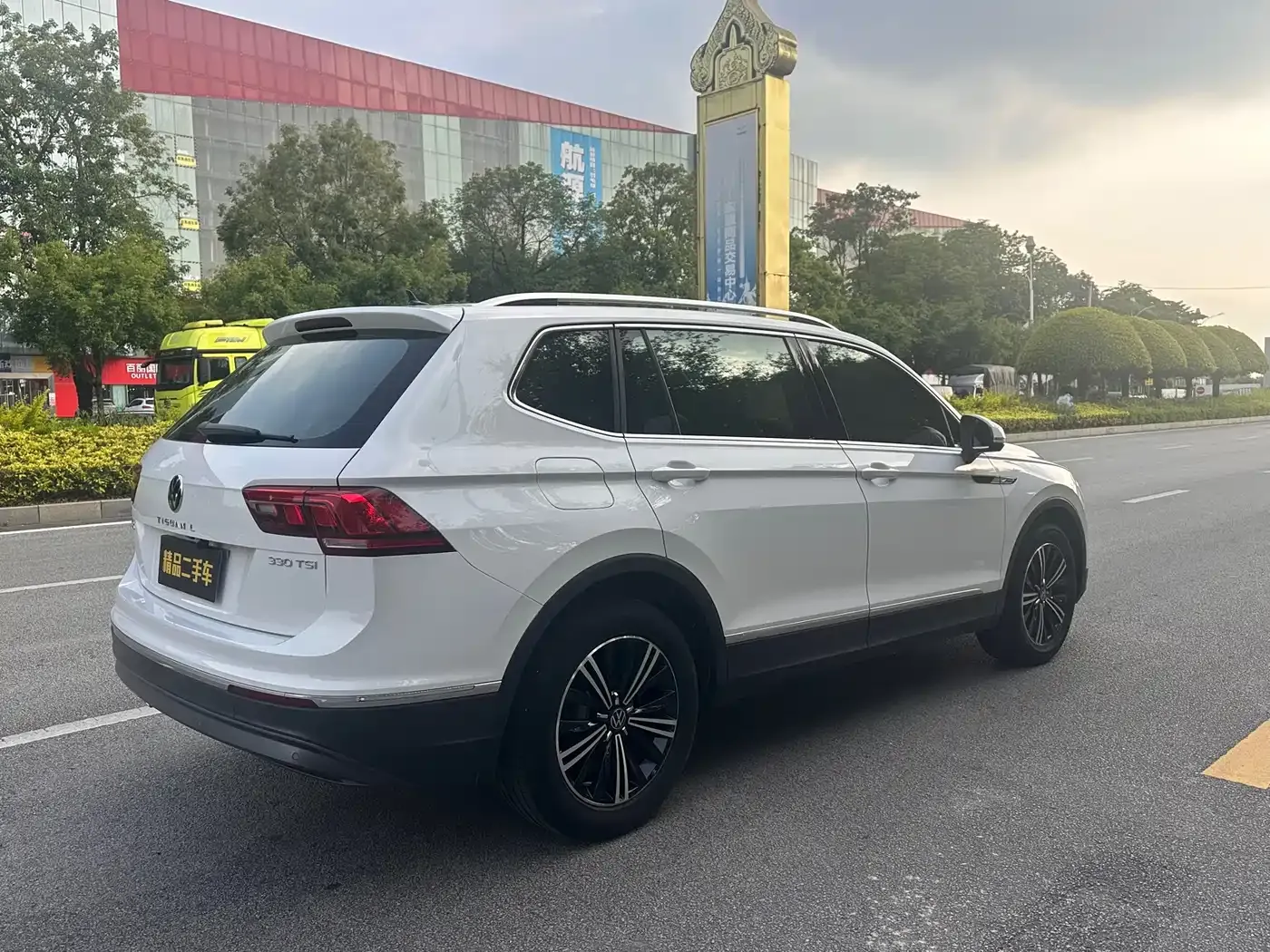 Volkswagen Tiguan L 330TSI Automatic 2WD Smart 2021 — фото 18