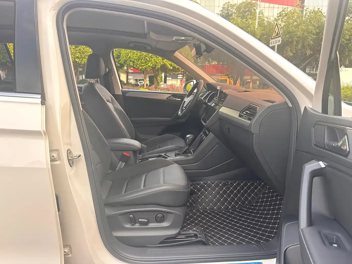 Volkswagen Tiguan L 330TSI Automatic 2WD Smart 2021 — фото 9