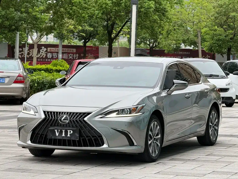 Lexus ES 200 Excellence Edition 2023