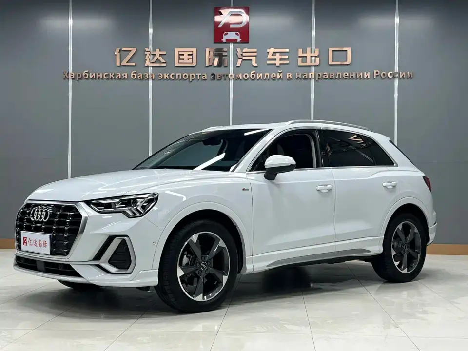 Audi Q3 35 TFSI Fashion Dynamic (1.4T) 2023