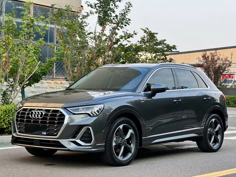 Audi Q3 35 TFSI Fashion Dynamic (1.4T) 2023