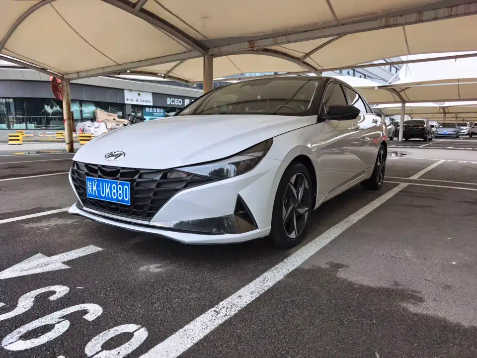Hyundai Elantra 1.5L CVT LUX Premium Edition 2023