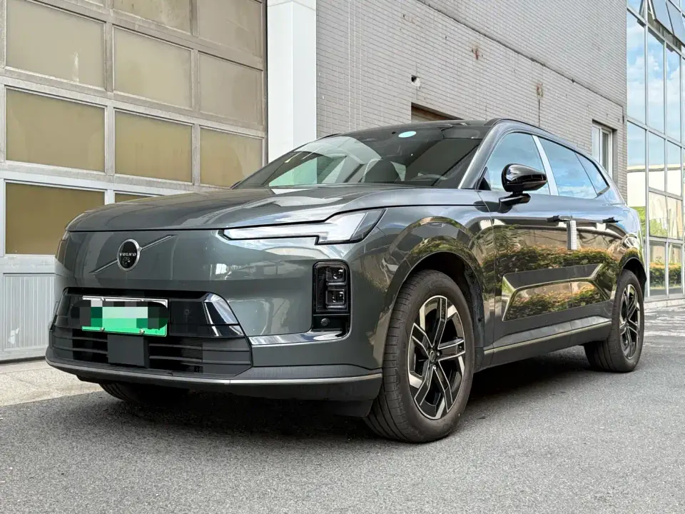 Volvo XC70 Plug-in Hybrid AWD Extended Range Core 2025
